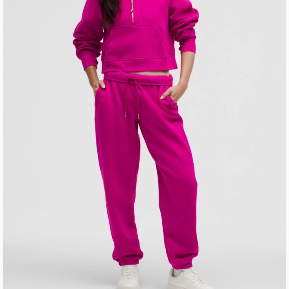Lululemon Scuba Mid-Rise Oversized Jogger *Tall Ripened Raspberry Size Small - Picture 2 of 4